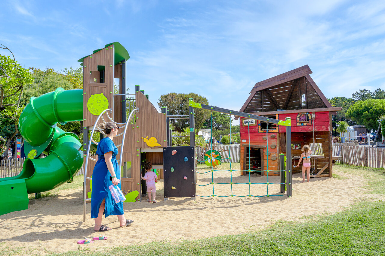 Tobog�n, juegos en el camping CAPFUN L'Eve en Saint-Marc-sur-Mer (44).