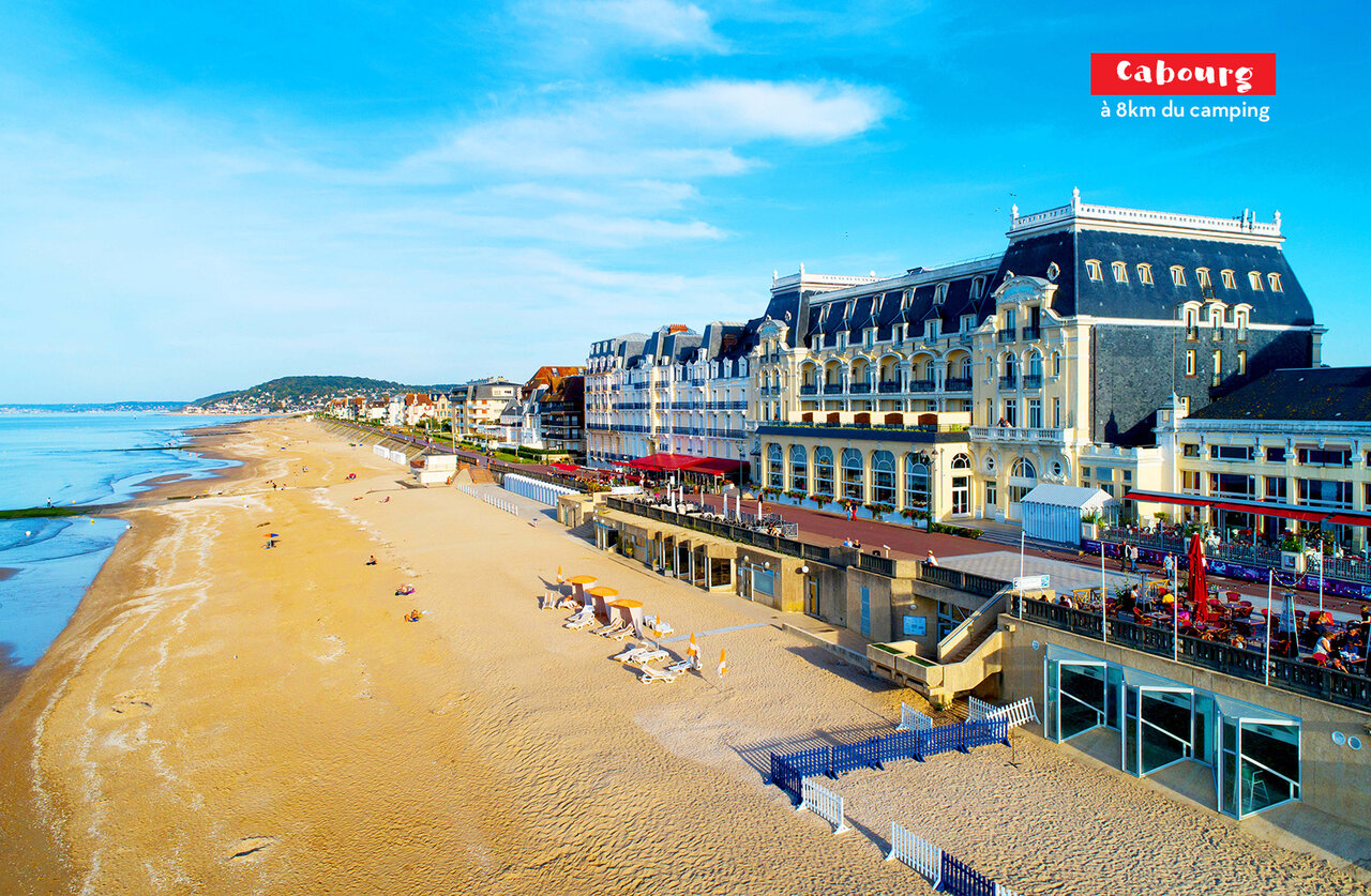 Playa de Cabourg y Grand Hotel, lugar para visitar cerca del camping.