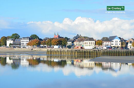 Le Crotoy, encantadora ciudad portuaria con casas coloridas y la Bahía de Somme.