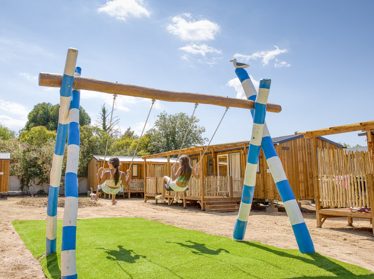 Columpio ni�os, mobil-homes, camping VAGUES OCEANES Au Flamenco Argel�s-sur-Mer.