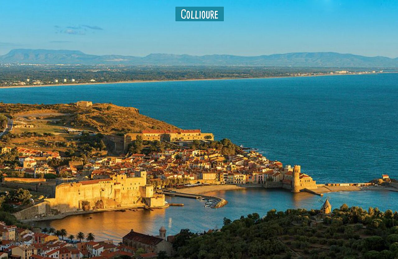 Village de Collioure avec son ch�teau royal et port, � visiter pr�s d'Argel�s-sur-Mer.