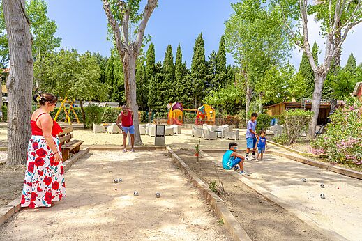 Petanca, juegos infantiles en el camping VAGUES OCEANES Au Flamenco en Argelès-sur-Mer.