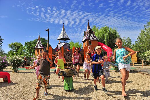 Zona de juegos tem�tica ni�os en el camping CAPFUN Fleurs d'Agde en AGDE (34).