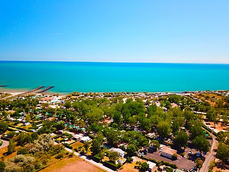 Camping, playa y mar en el camping CAPFUN Flots Bleus en VIAS PLAGE.