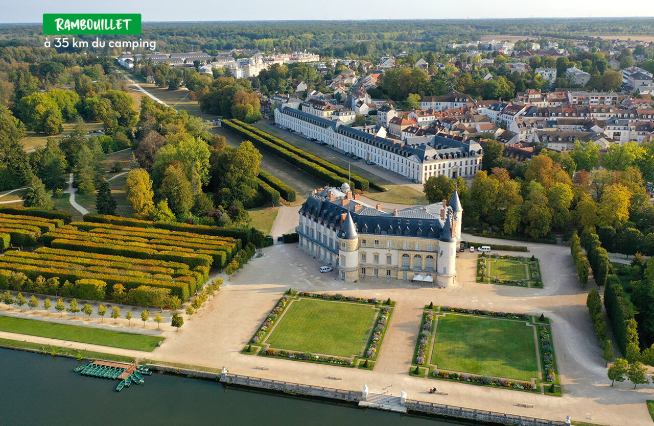 Castillo de Rambouillet, monumento hist�rico para visitar cerca de Saint-Ch�ron en �le-de-France.