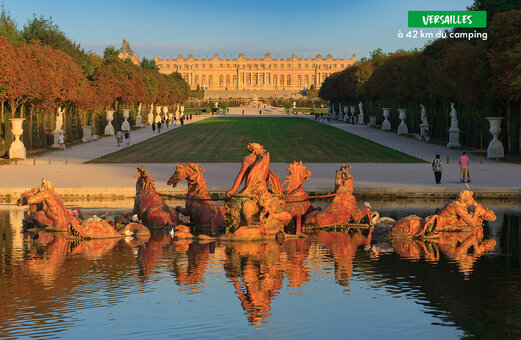 Fuente de Latona y Palacio de Versalles, sitio histórico para visitar cerca de París.