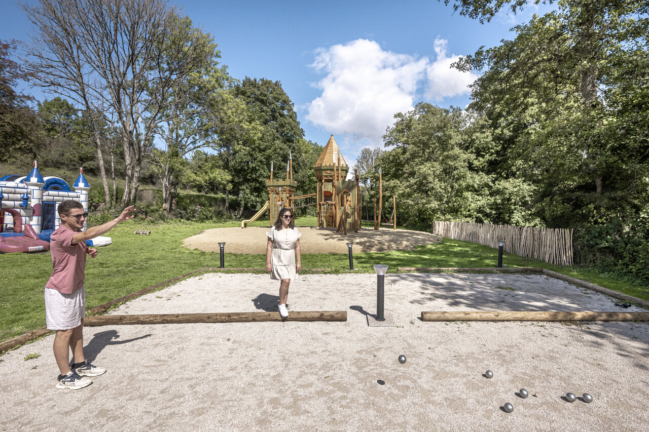 Juegos en el camping CLICOCHIC Forge Sainte Marie en Thonnance-les-Moulins.