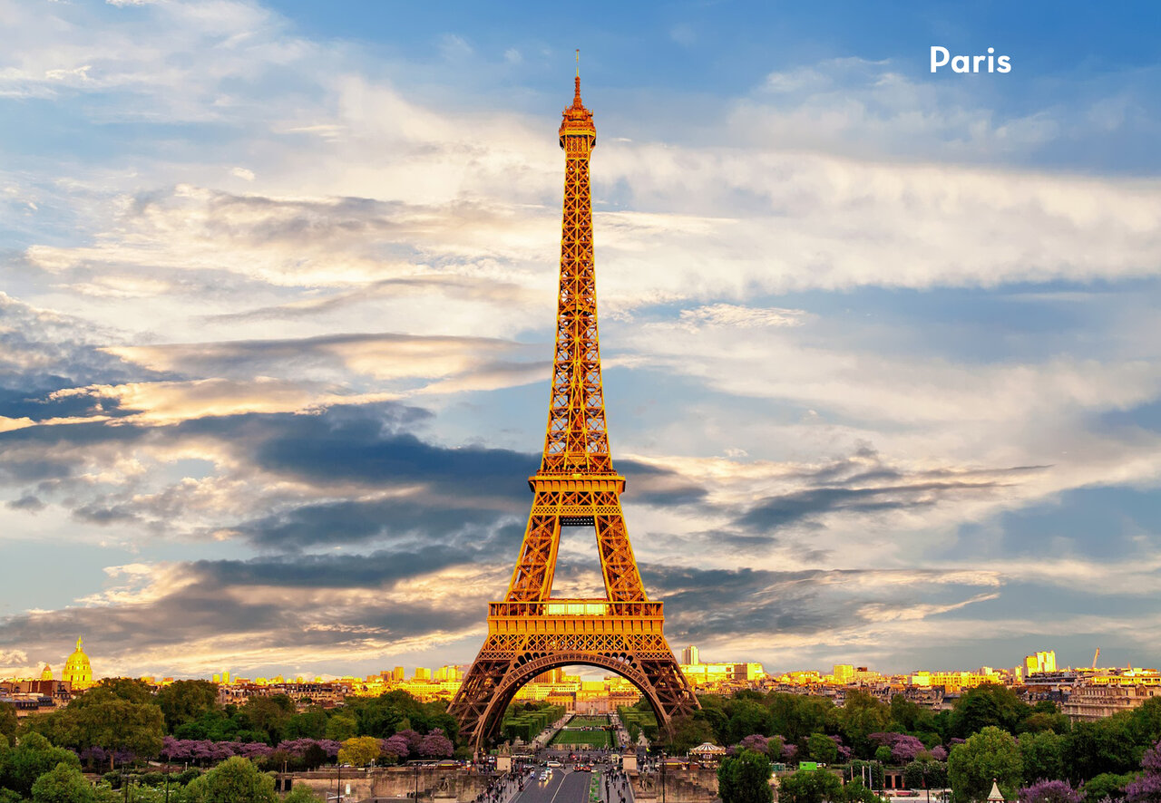 Torre Eiffel ic�nica al atardecer en Par�s, Francia, para visitar.