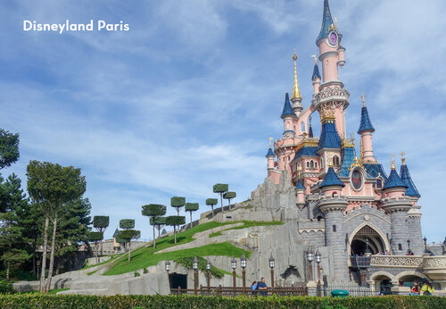 Castillo de la Bella Durmiente, atracción icónica en Disneyland París.
