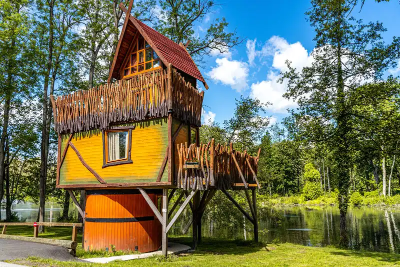 Fredland : Maisons dans les arbres, Camping Ile de Francia - 4