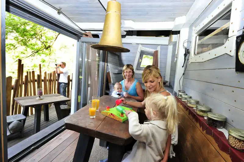 Fredland : Maisons dans les arbres, Camping Ile de Francia - 6
