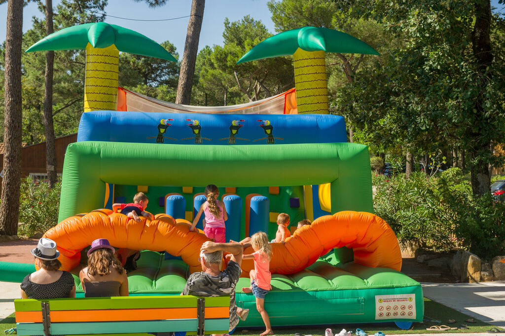 Les Fumades, Campingplatz Languedoc Roussillon - 13