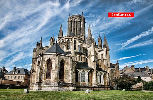 Catedral de Coutances, un impresionante monumento histórico para visitar en Normandía.