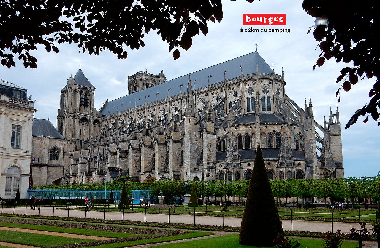 Catedral de Bourges, obra maestra g�tica UNESCO, para descubrir en la regi�n.