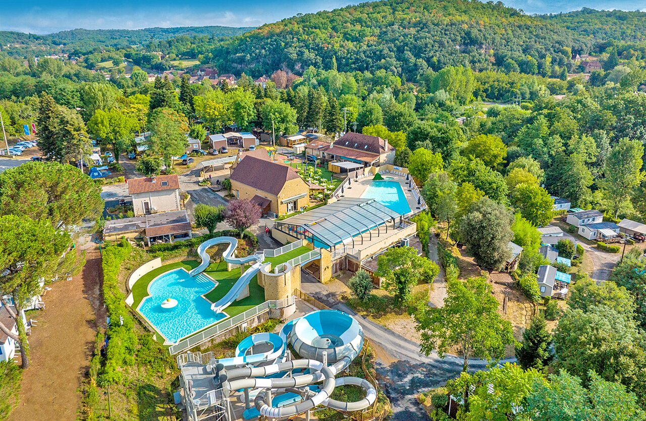 Toboganes, piscinas y alojamientos en el camping VAGUES OCEANES Granges a GROLEJAC (24).