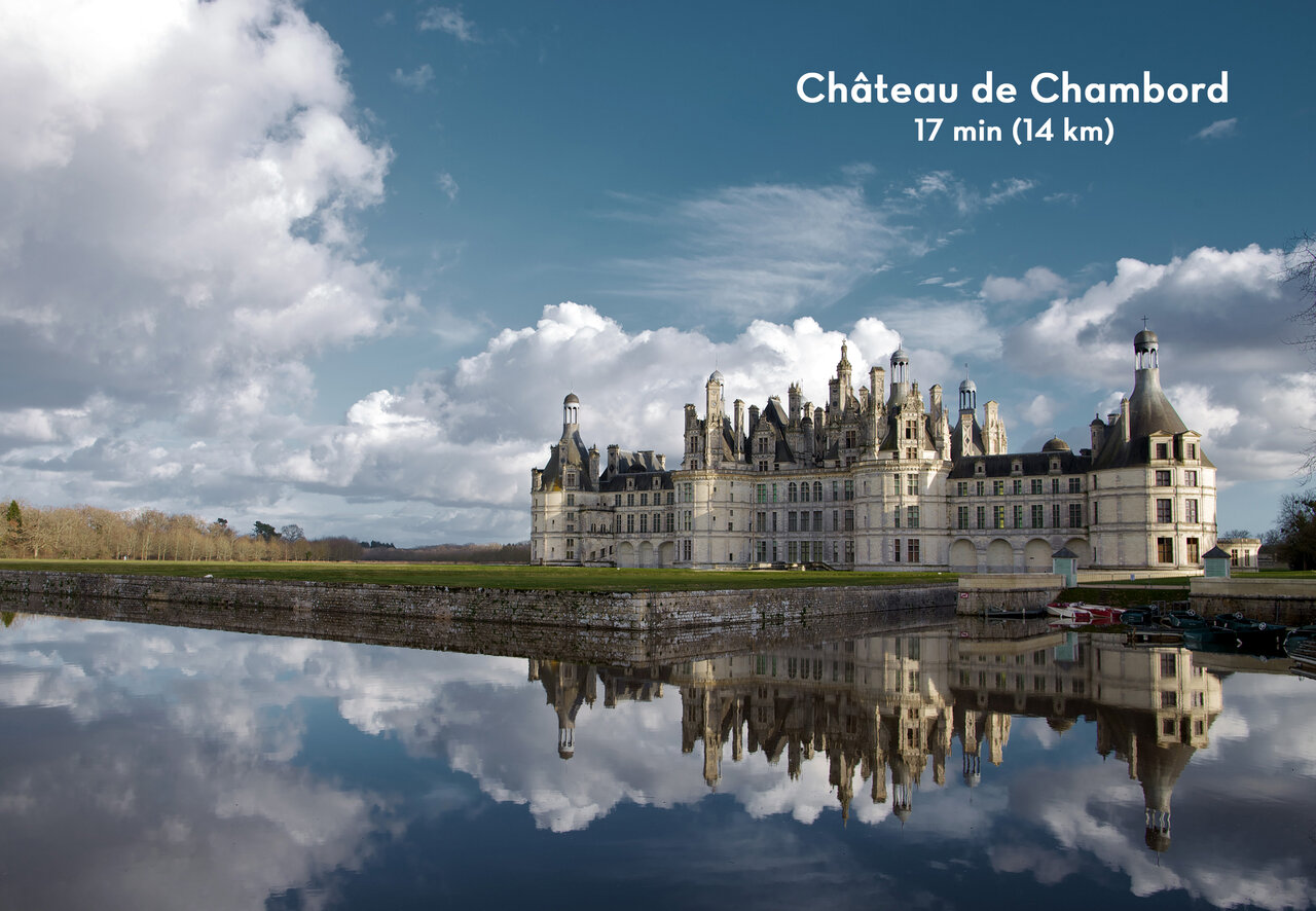 Majestuoso Castillo de Chambord, joya del Loira, para visitar cerca de Su�vres.