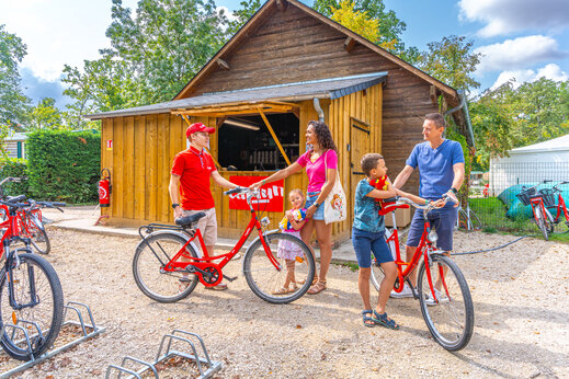 Alquiler de bicicletas para familia en el camping CAPFUN Grenouillère en Suèvres (41).
