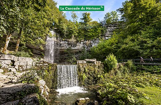 Magnífica Cascada del Hérisson, sitio natural para descubrir cerca de Clairvaux-les-Lacs (39).