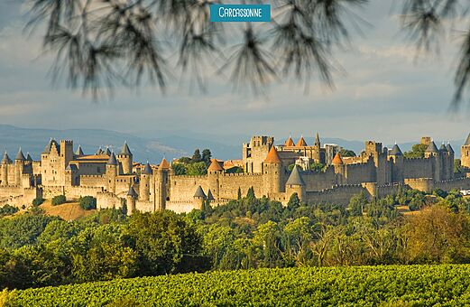 Ciudad medieval fortificada de Carcasona, un sitio histórico para visitar en Aude.