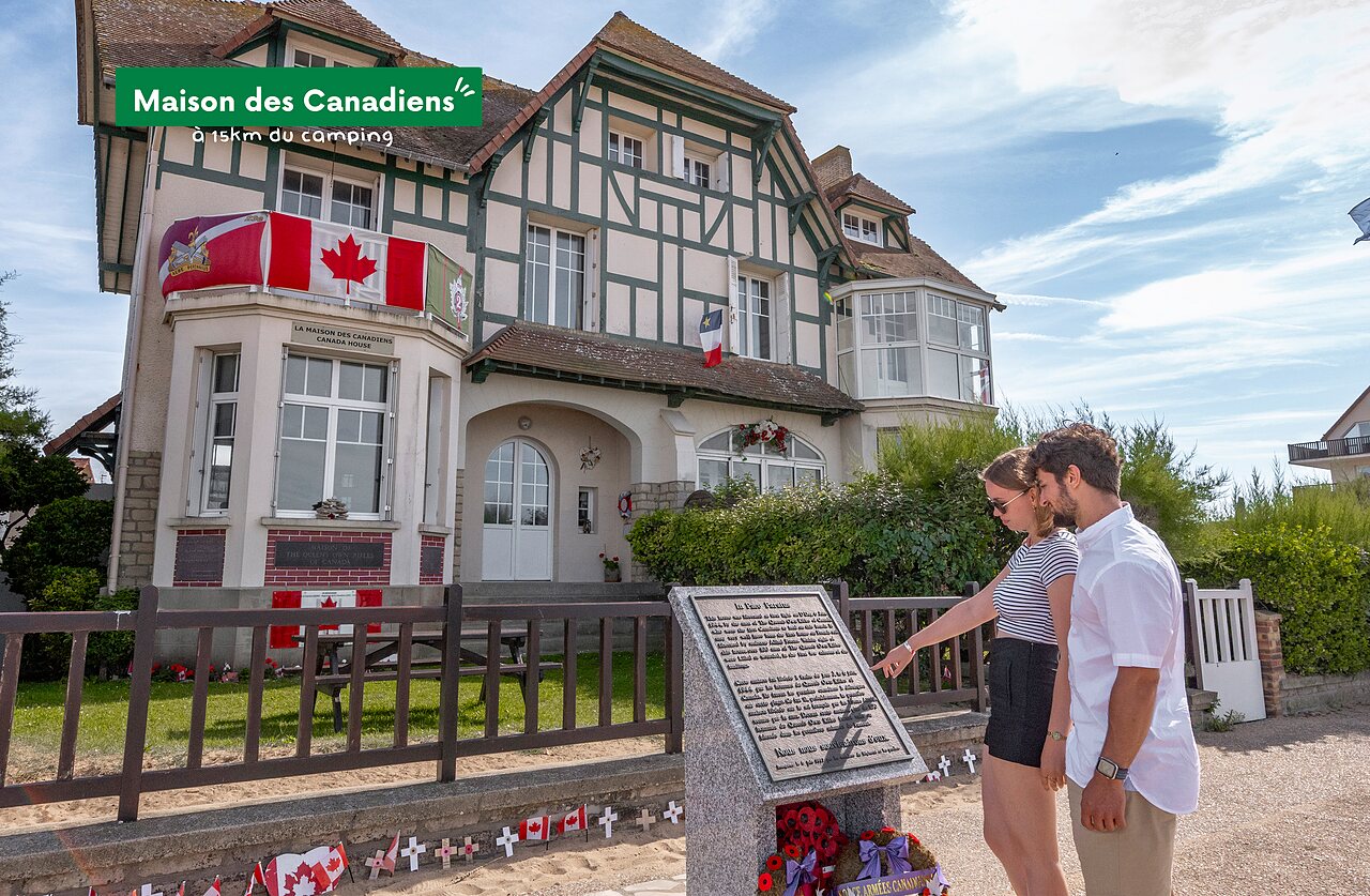 Casa de los Canadienses, sitio hist�rico cerca de Berni�res-sur-Mer, Normand�a.