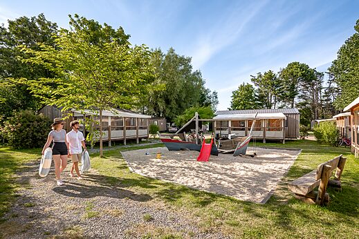 Juegos, Mobil-homes en el camping CLICOCHIC Havre de Berni�res en Berni�res-sur-Mer.