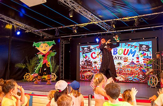 Espectáculo de animación pirata con mascota para niños en el camping CAPFUN Hirondelle en Oteppe.