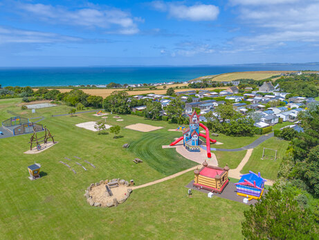 Parque infantil gigante, hinchables, toboganes en camping CAPFUN Kervel PLONEVEZ PORZAY (29).