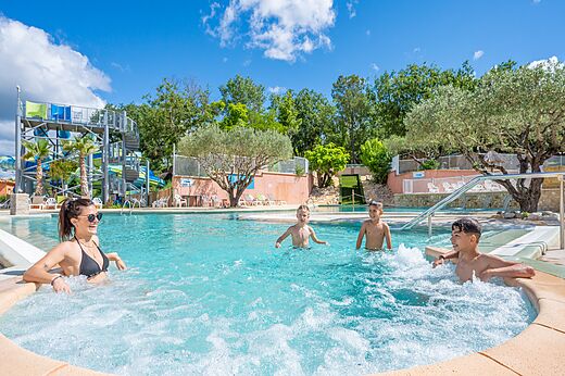 Piscina, jacuzzi en el camping VAGUES OCEANES Labeiller en Saint Victor de Malcap (30).