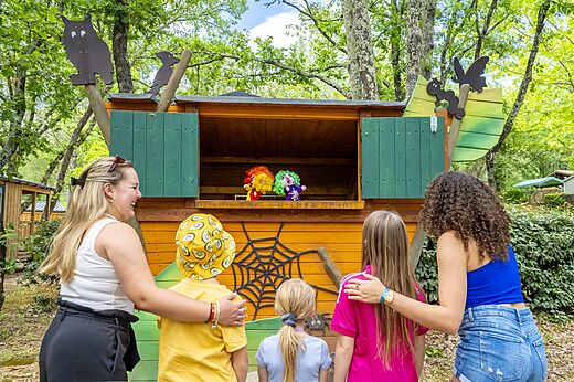 Espectáculo de marionetas para niños en el camping VAGUES OCEANES Labeiller en Saint Victor de Malcap (30).