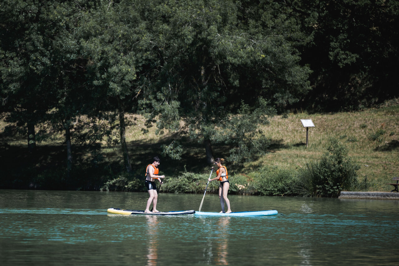 Paddle en el camping CAPFUN Lac des 3 Vall�es en Lectoure (32).