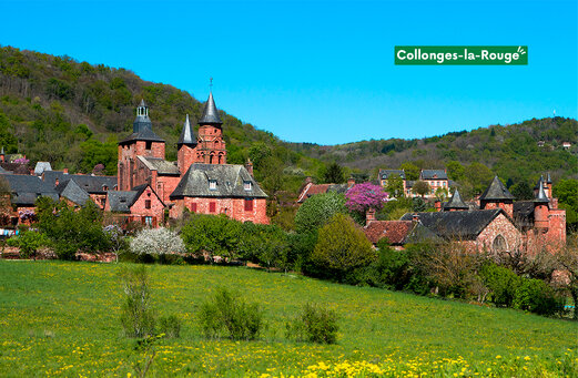 Pueblo de Collonges-la-Rouge, casas de arenisca roja, un lugar para visitar en Corrèze.
