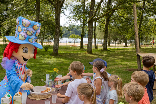 Animación infantil en el camping CLICOCHIC Lac de Miel en Beynat (19).