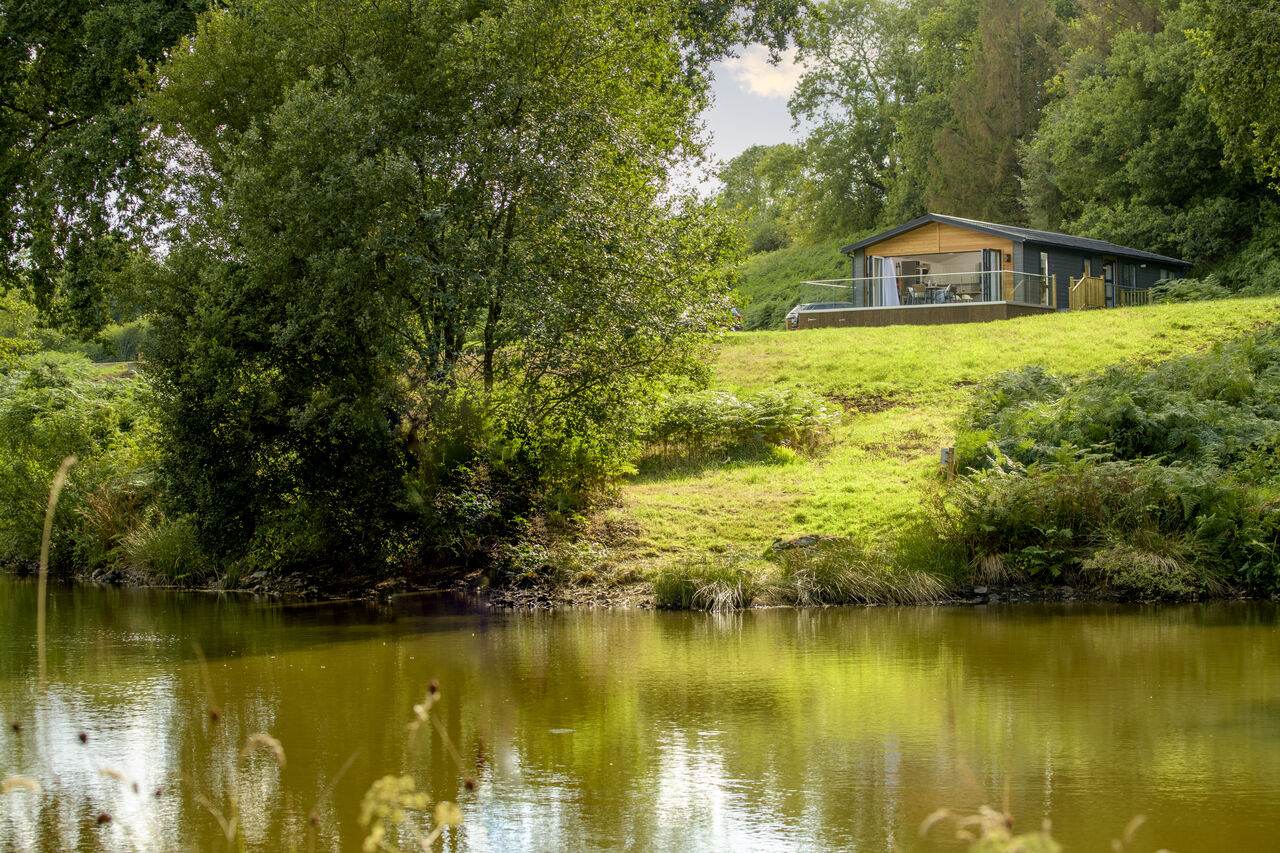Chalet moderno, lago, naturaleza, en el camping CAPFUN UK Lakeview Manor en Dunkeswell.