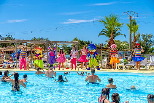 Animación y piscina en el camping CAPFUN Las Bousigues en Le Barcarès (66).