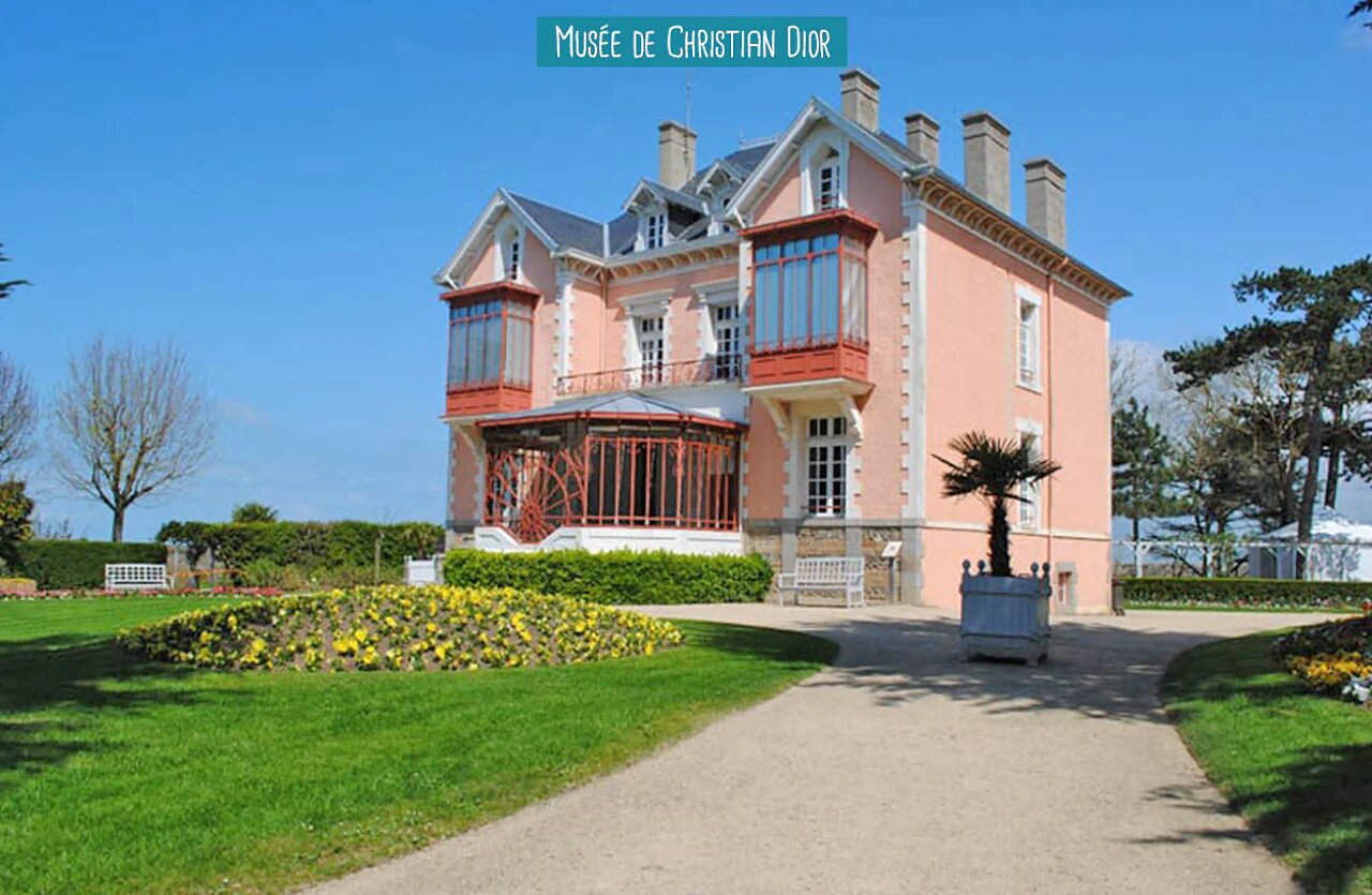 Museo Christian Dior, villa hist�rica y jard�n florido en Granville, Normand�a.