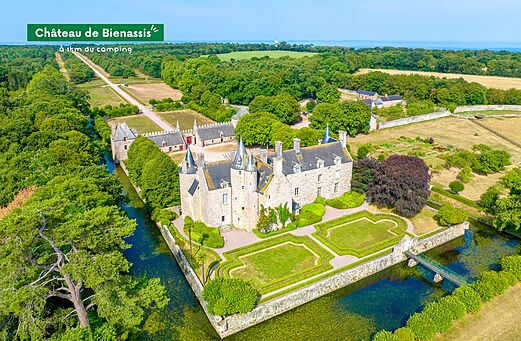 Castillo de Bienassis, monumento histórico para visitar cerca del camping en Erquy.