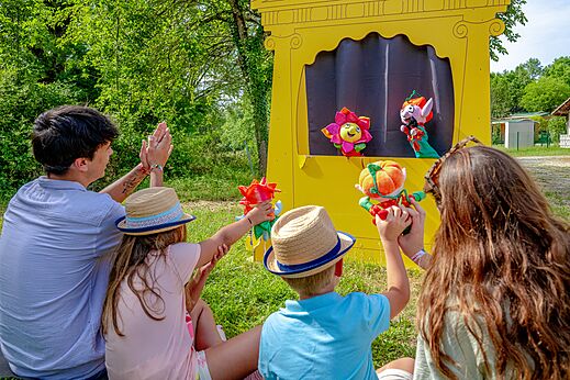 Espectáculo de marionetas en el camping CLICOCHIC Les Secrets de Padirac (46).