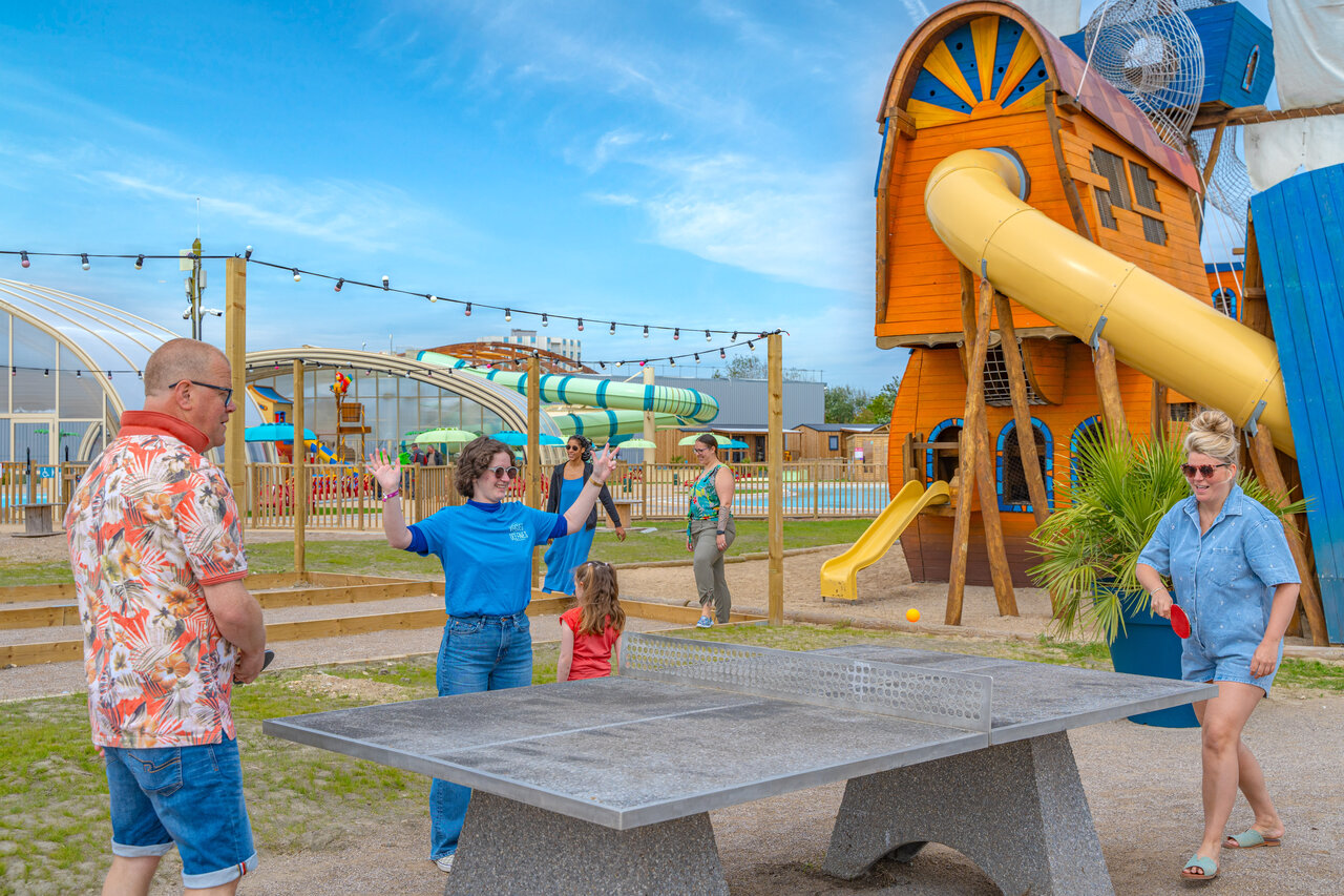 Ping-pong, juegos, parque acu�tico en el camping VAGUES OCEANES Licorne en Dunkerque.