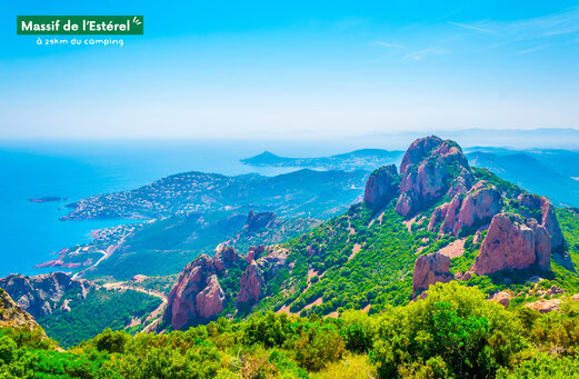 Macizo del Est�rel, paisajes rocosos y mar Mediterr�neo, cerca de Fr�jus y Saint-Rapha�l.