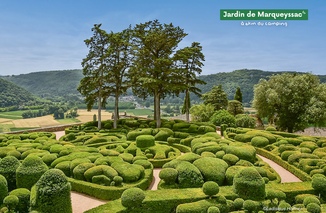 Jardines de Marqueyssac, jardines colgantes para visitar cerca del camping en Dordo�a.