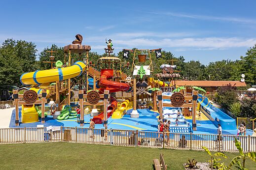 Parque acu�tico pirata, toboganes camping CAPFUN Lou Puntaou en LEON (40).