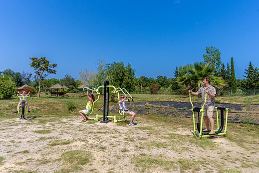 Zona fitness exterior en camping CAPFUN Mael en ARGELES SUR MER (66).