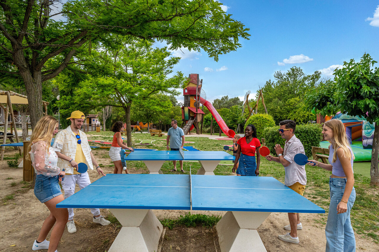 Ping-pong, zona de juegos en CAPFUN Malissonne en LA CADIERE D'AZUR (83).
