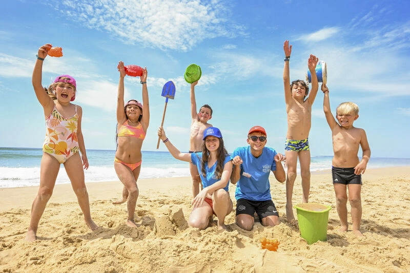 Animaci�n infantil playa en el camping VAGUES OCEANES Marina Landes en Mimizan (40).