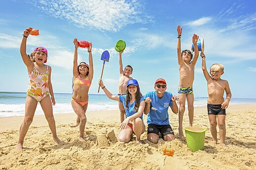 Juegos playa en camping VAGUES OCEANES Marina Landes en Mimizan (40).