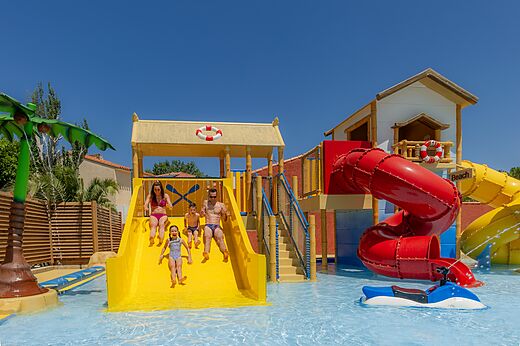 Toboganes familia en el camping VAGUES OCEANES Marinette en Ste Marie La Mer (66).