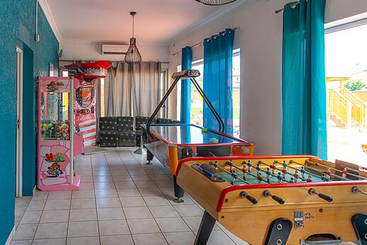 Futbolín, air hockey y juegos arcade en el camping VAGUES OCEANES Marinette en Ste Marie La Mer.