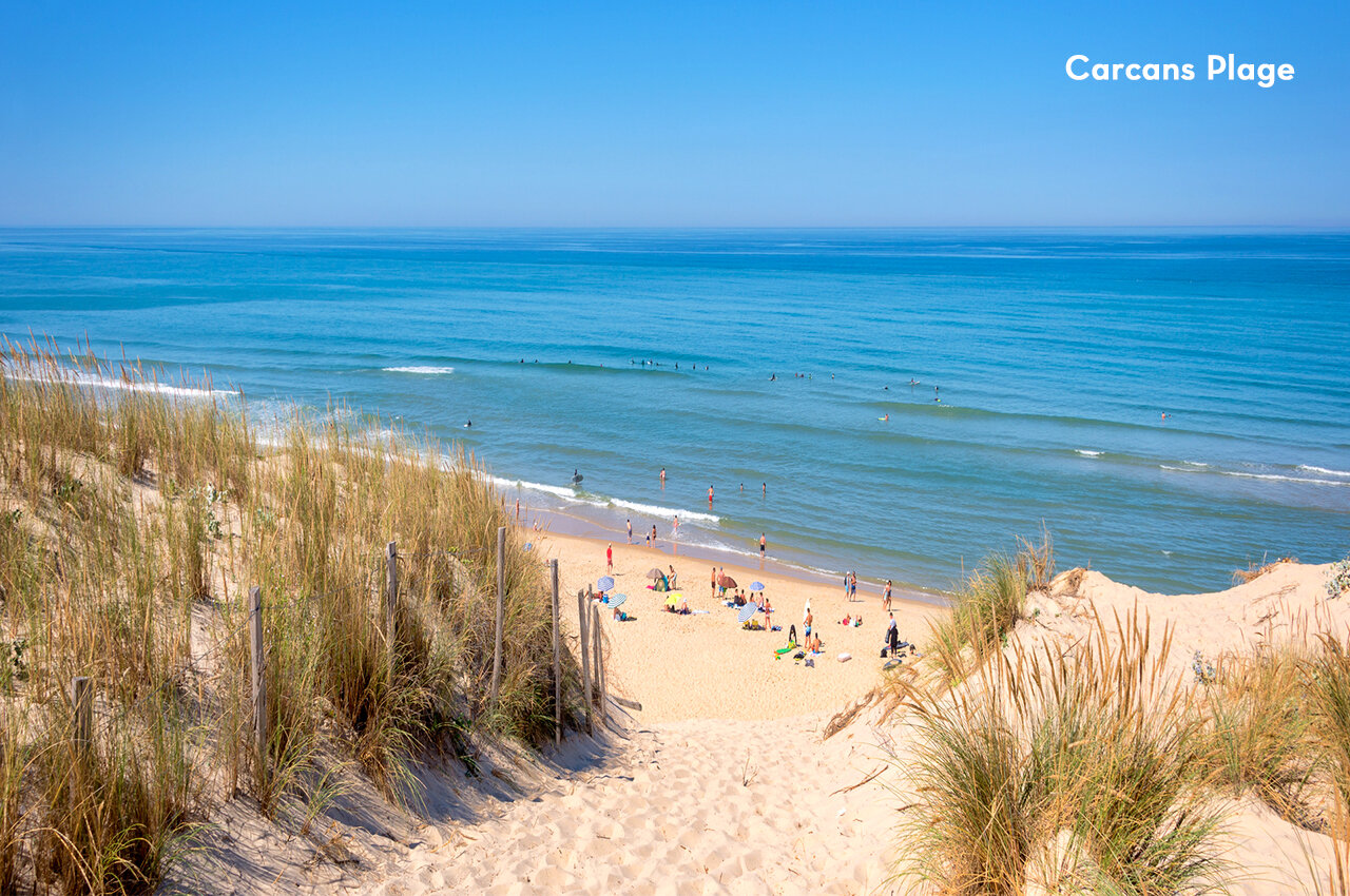 Playa de Carcans con dunas y oc�ano, lugar para visitar en Gironda.