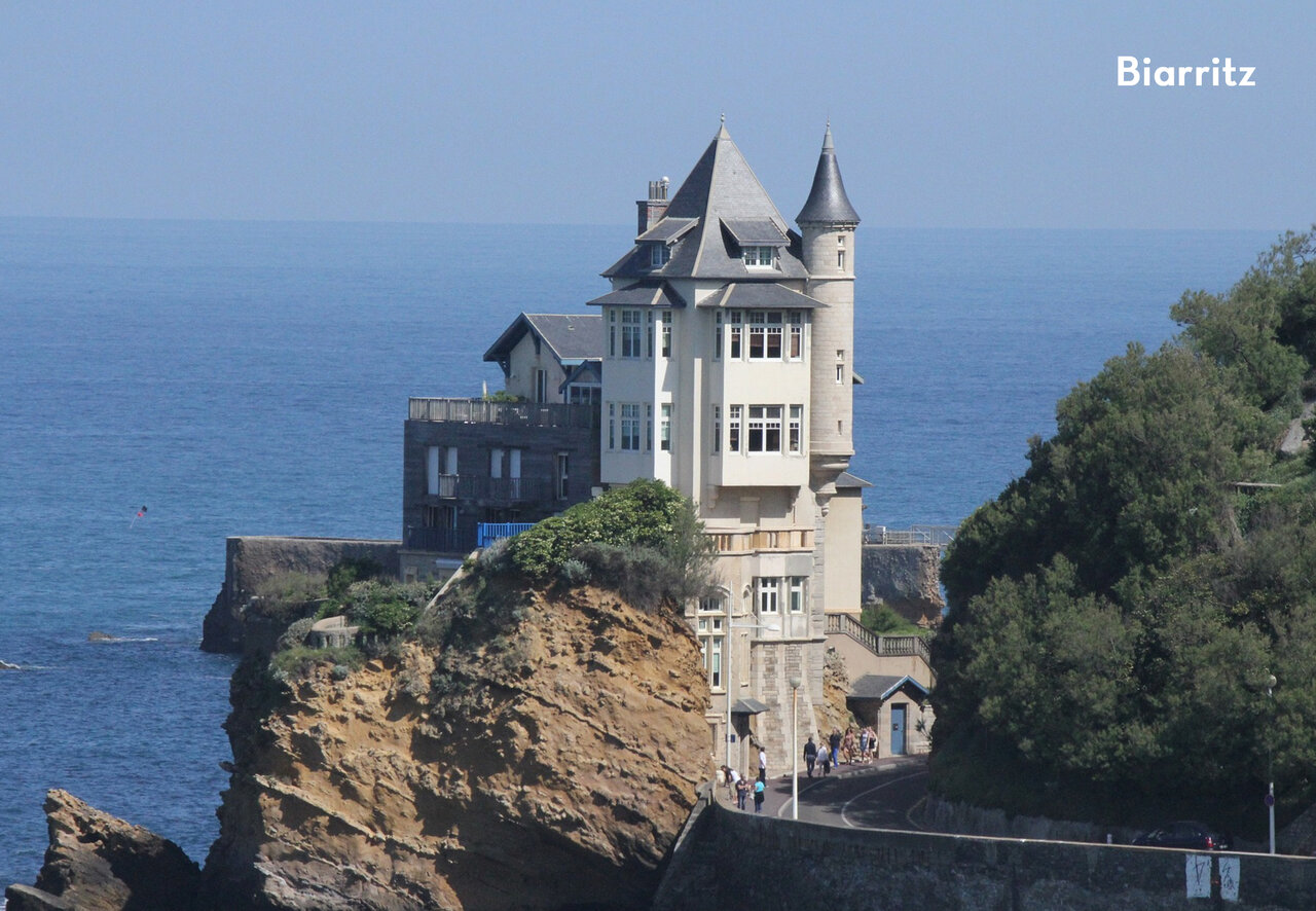 Villa Belza, edificio emblem�tico en la costa rocosa de Biarritz, Pirineos Atl�nticos.