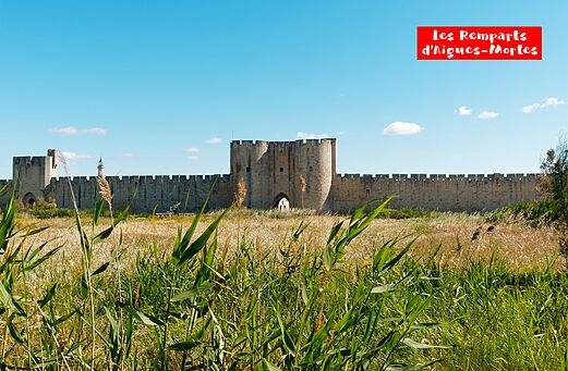 Murallas medievales de Aigues-Mortes, ciudad histórica para visitar en la Camarga.
